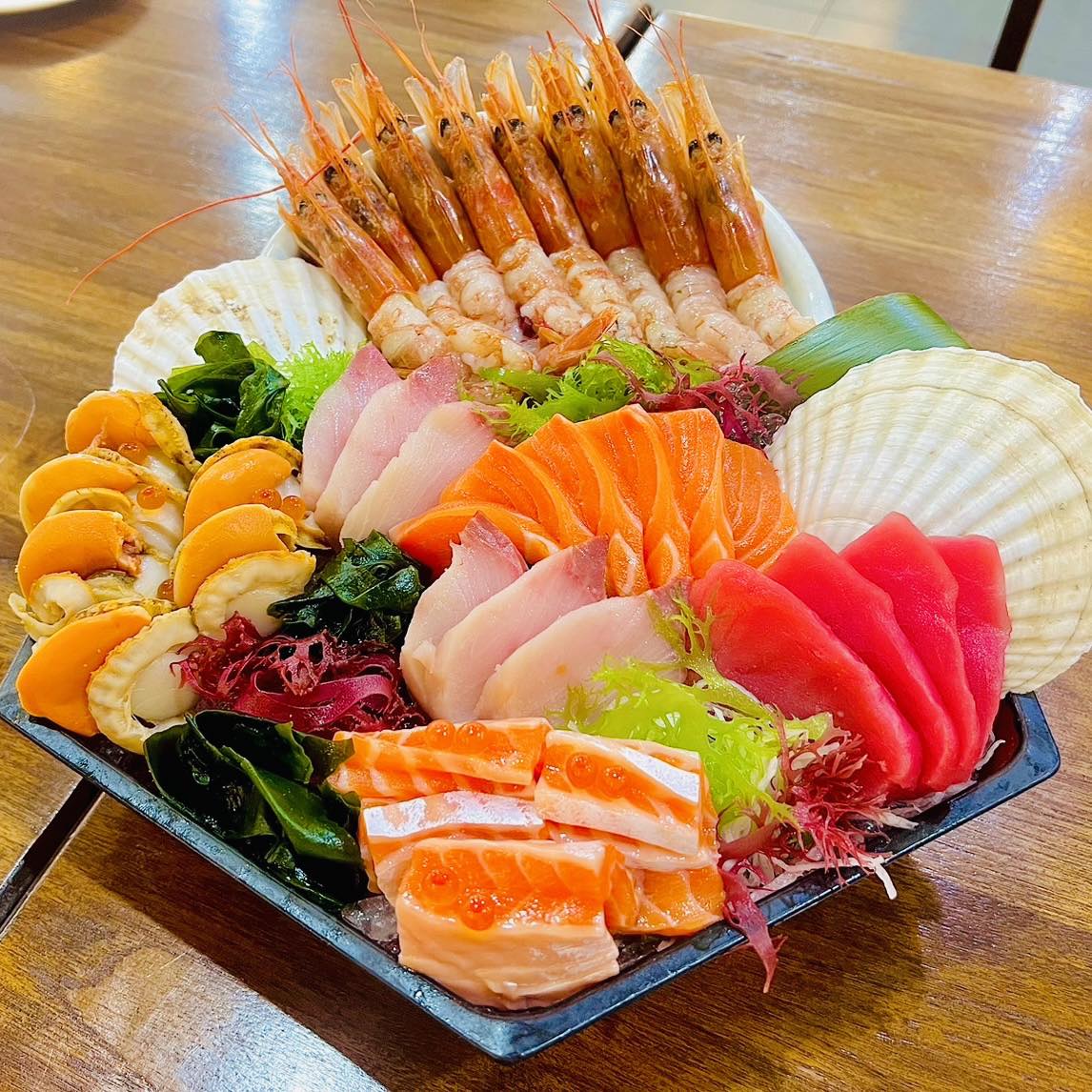 Deluxe sashimi omakase
